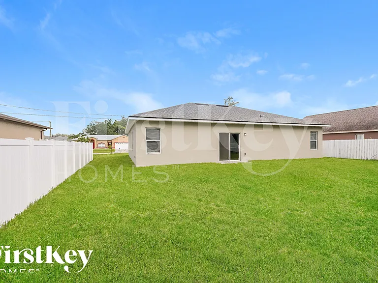 445 Eagle Dr — Photo 18