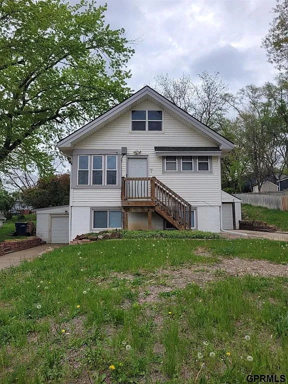 2 bed, 860 sqft, $1,195 — Photo 1