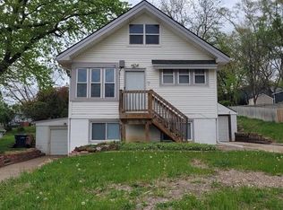 908 Harrington Ave #B, Bellevue, NE 68005