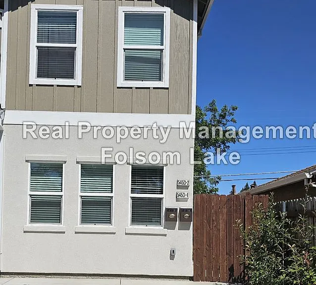 5431-1 Bradford Dr — Photo 1