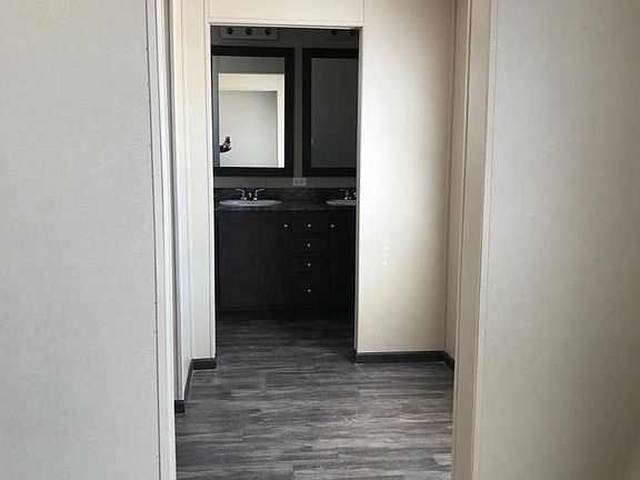5th image of 185 Pheasant Ct