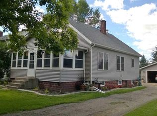 704 Broadway St, Cleveland, MN 56017