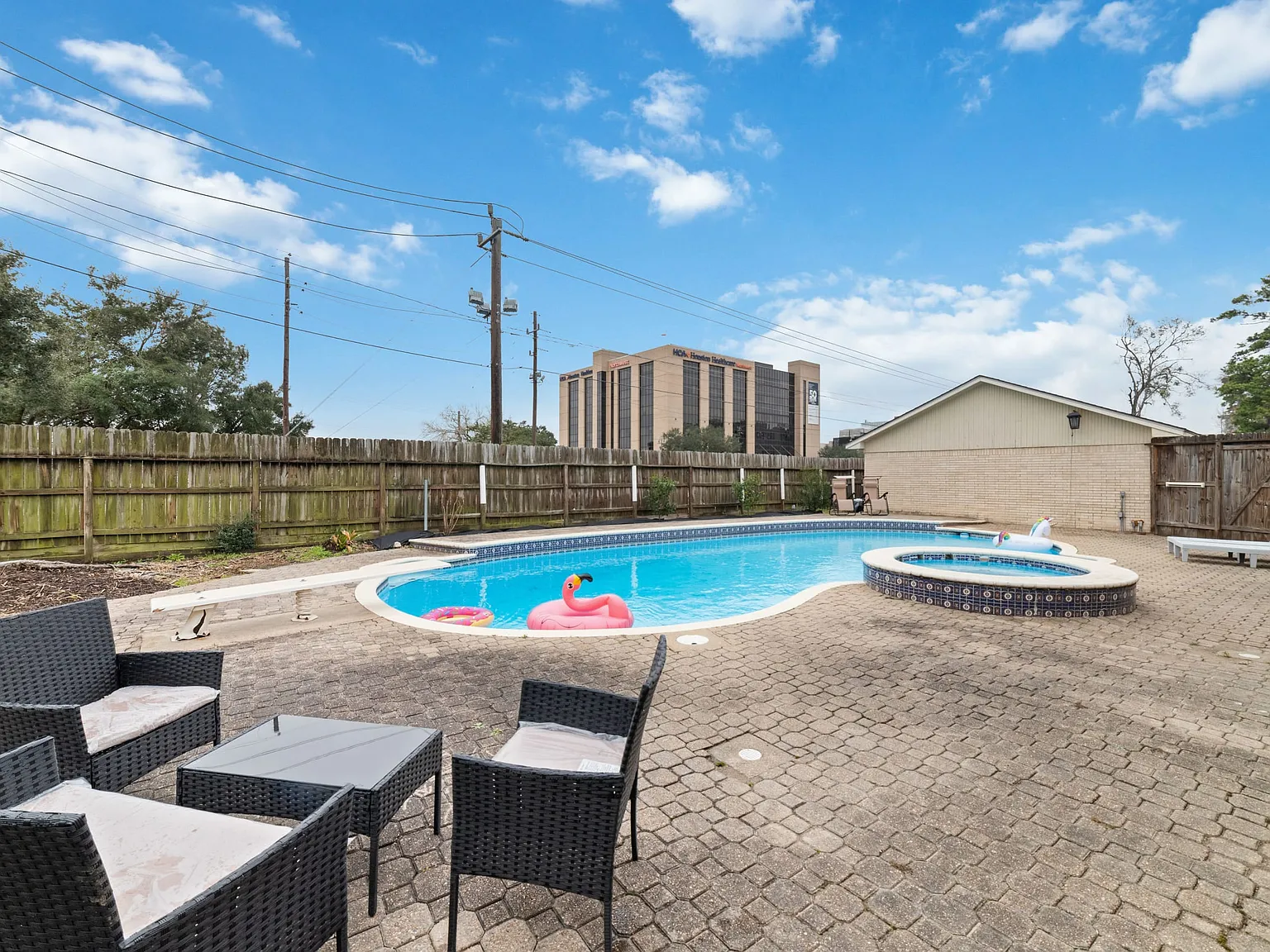 3 bed, $3,377 — Photo 4