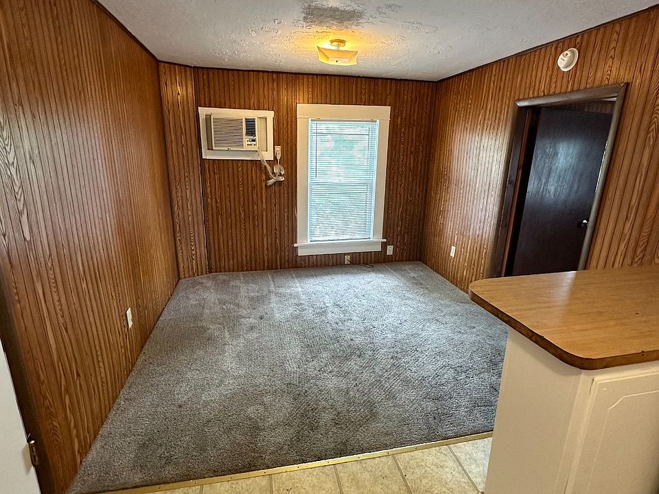 1st image of 743 Deans Row Ave #4