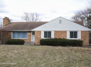 365 Hilltop Dr, North Aurora, IL 60542