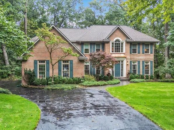 8818 Morning Mist Dr, Clarkston, MI 48348