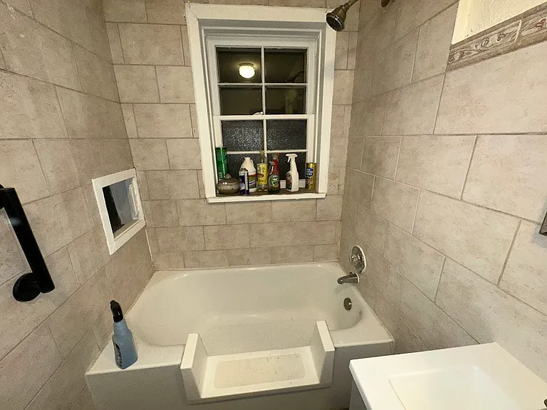 317 W Wood St — Photo 16
