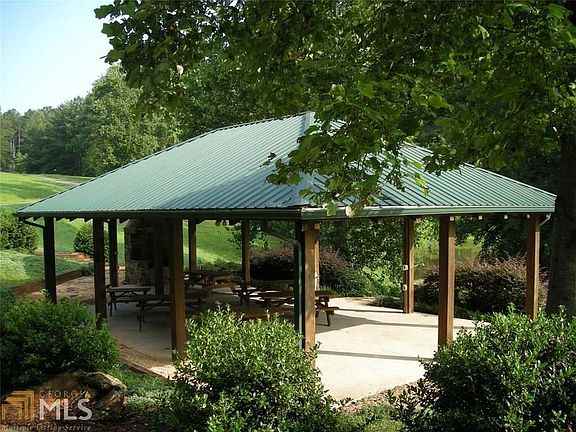 3rd image of 760 Cove Lake Dr