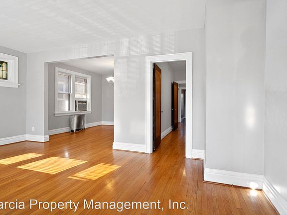 3rd image of 4955 Tholozan Ave