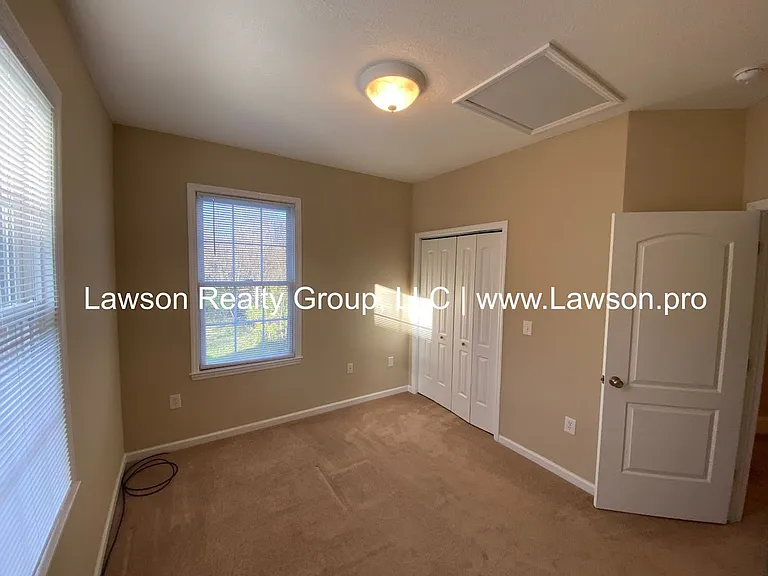 3800 Greenway Dr SW — Photo 30
