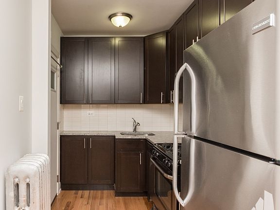 4th image of 516 W Cornelia Ave #Grd
