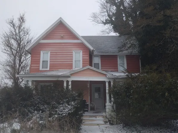 13695 Woodworth Rd, New Springfield, OH 44443