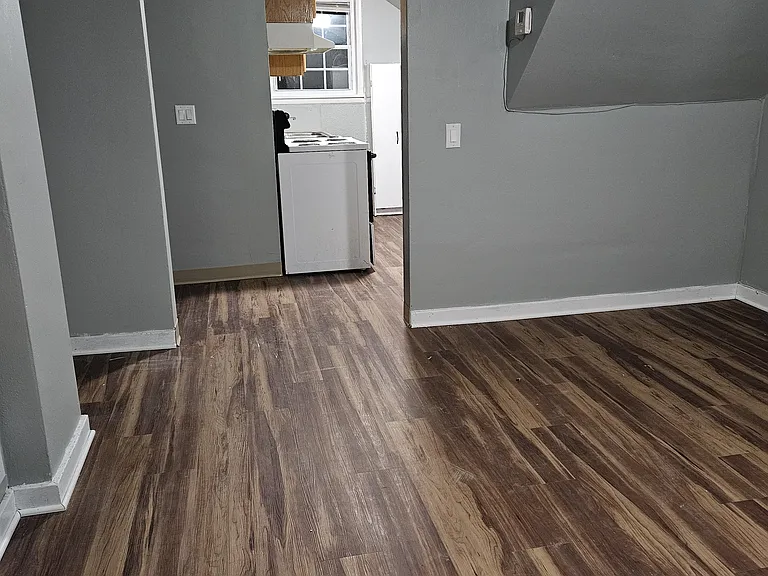 243 Linden Ave #2 — Photo 2
