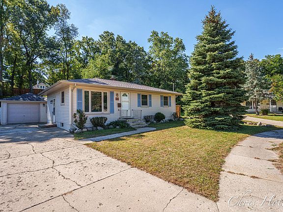 2nd image of 960 Walcott St SW