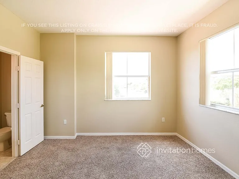 15307 SW 88th Ter — Photo 8