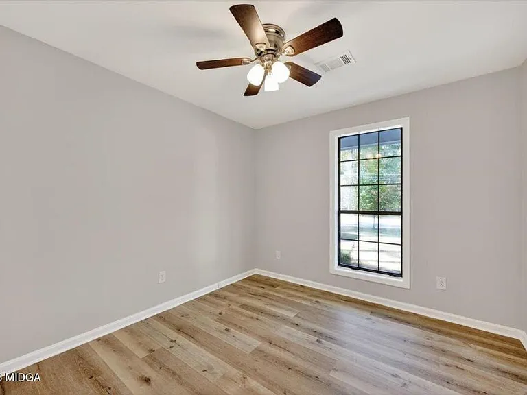 1376 Greentree Pkwy — Photo 14