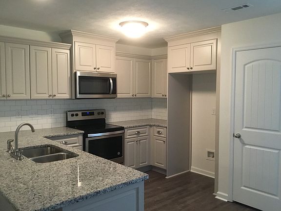 3rd image of 2346 Malone Way
