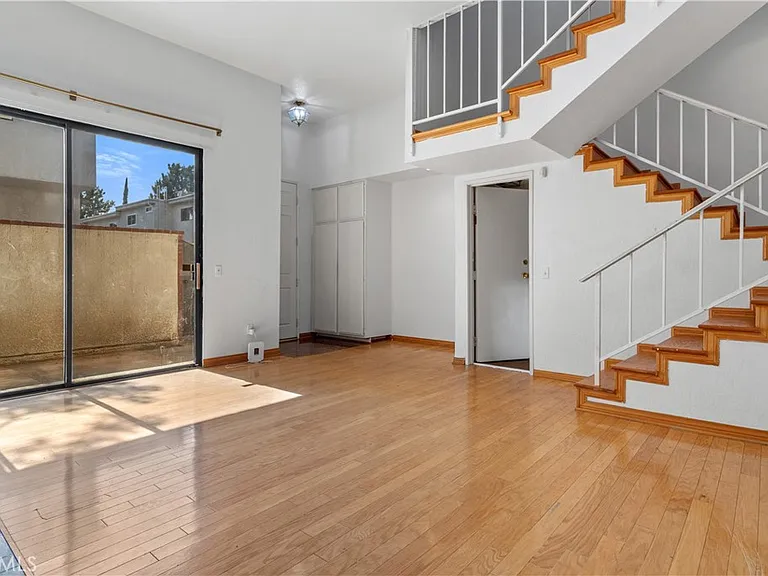 10201 Mason Ave — Photo 1