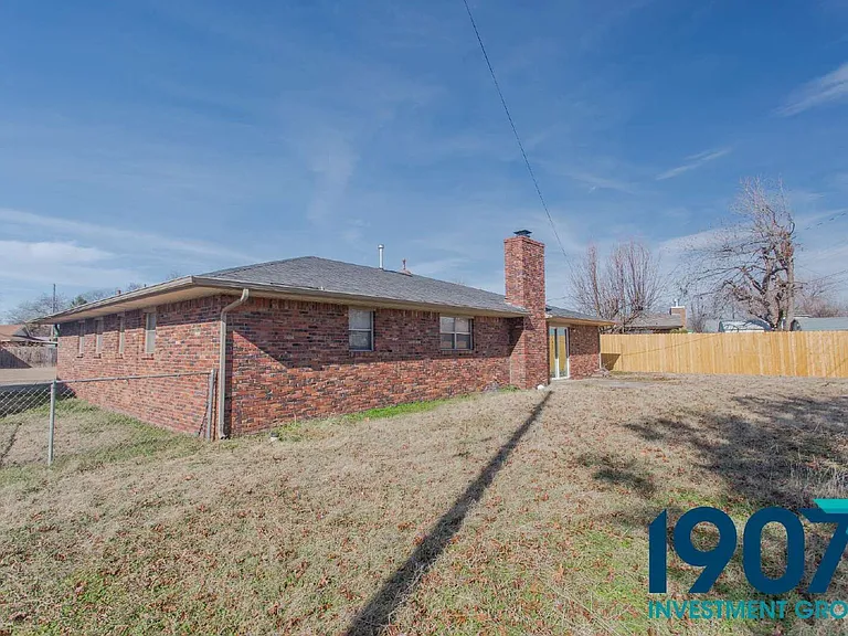 120 Platt Ln — Photo 26