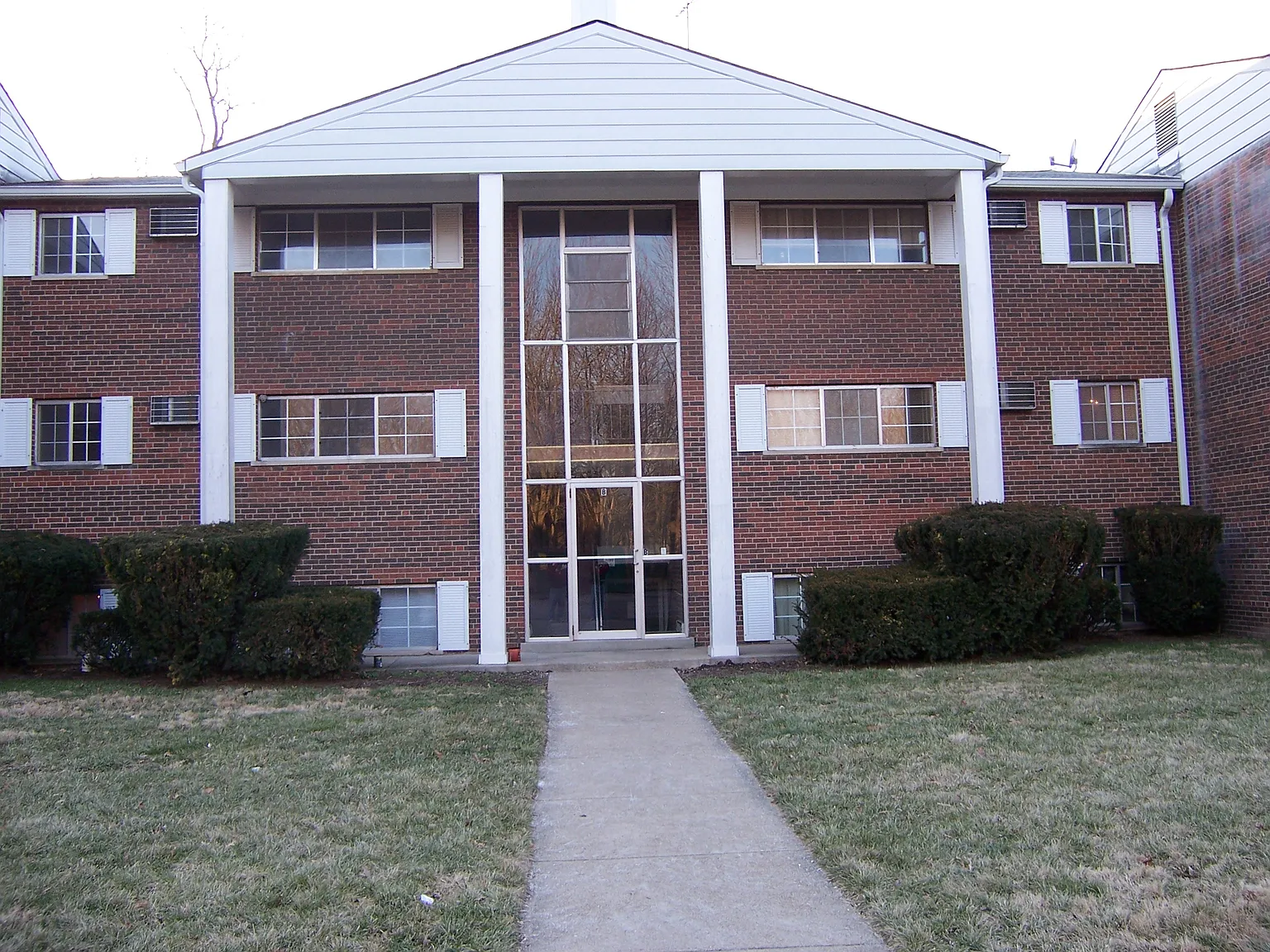 GLORY RIDGE APARTMENTS — Photo 1