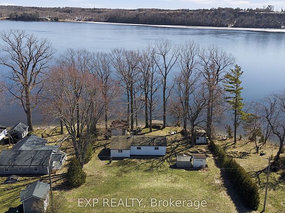 4th image of 32 Quinte View Rd
