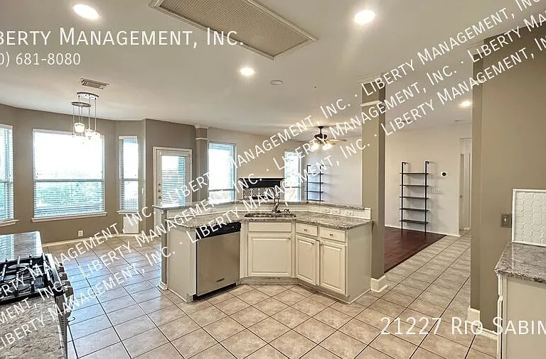 21227 Rio Sabinal — Photo 25