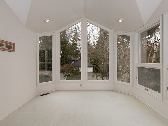 5th image of 22413 NE 28th St