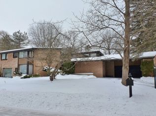 515 Hillcrest Rd, Midland, MI 48640