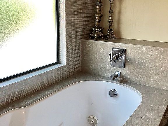5th image of 305 E Avenida Magdalena