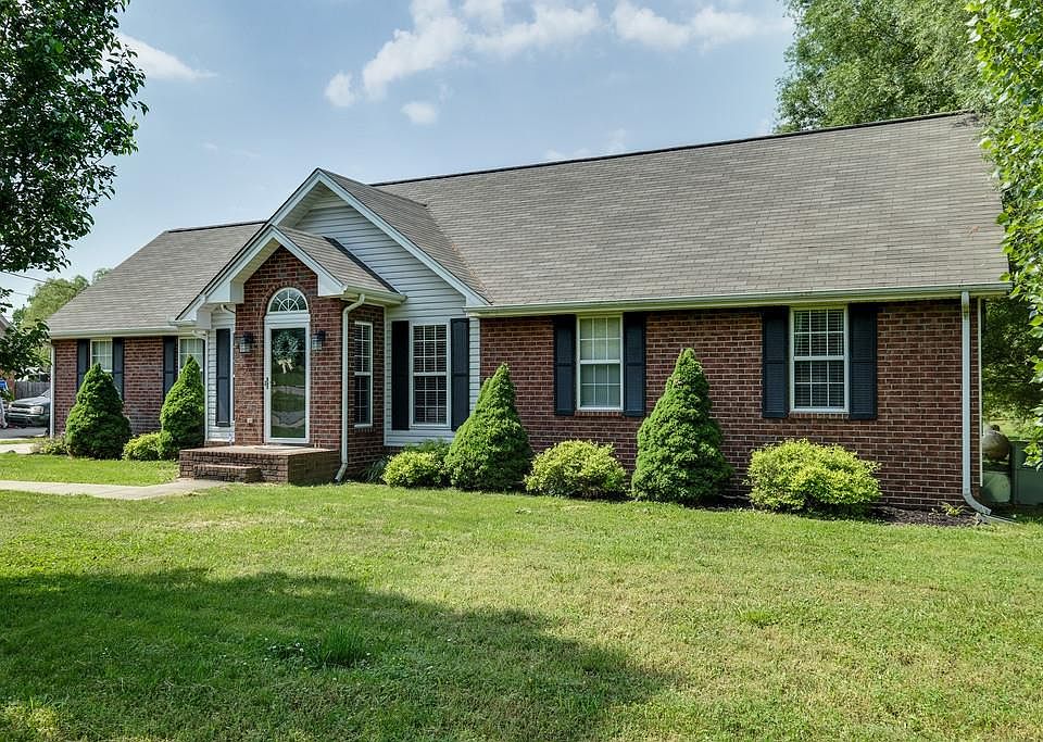 1st image of 104 Smotherman Ct