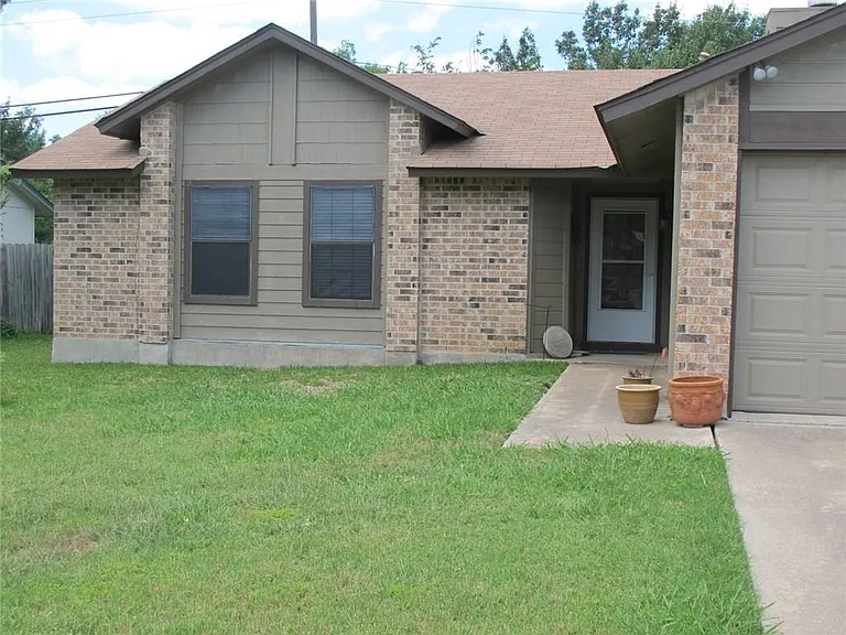 1301 Texas Oak Way — Photo 1