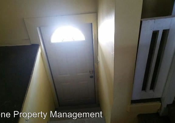 3rd image of 331 1/2 S Nash St