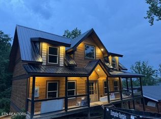 462 Loop Rd, Gatlinburg, TN 37738
