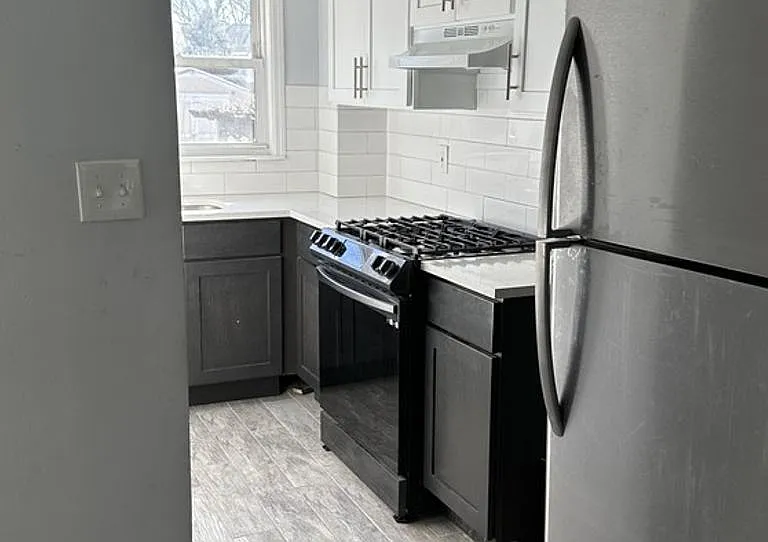 638 Cora Pl #1 — Photo 2