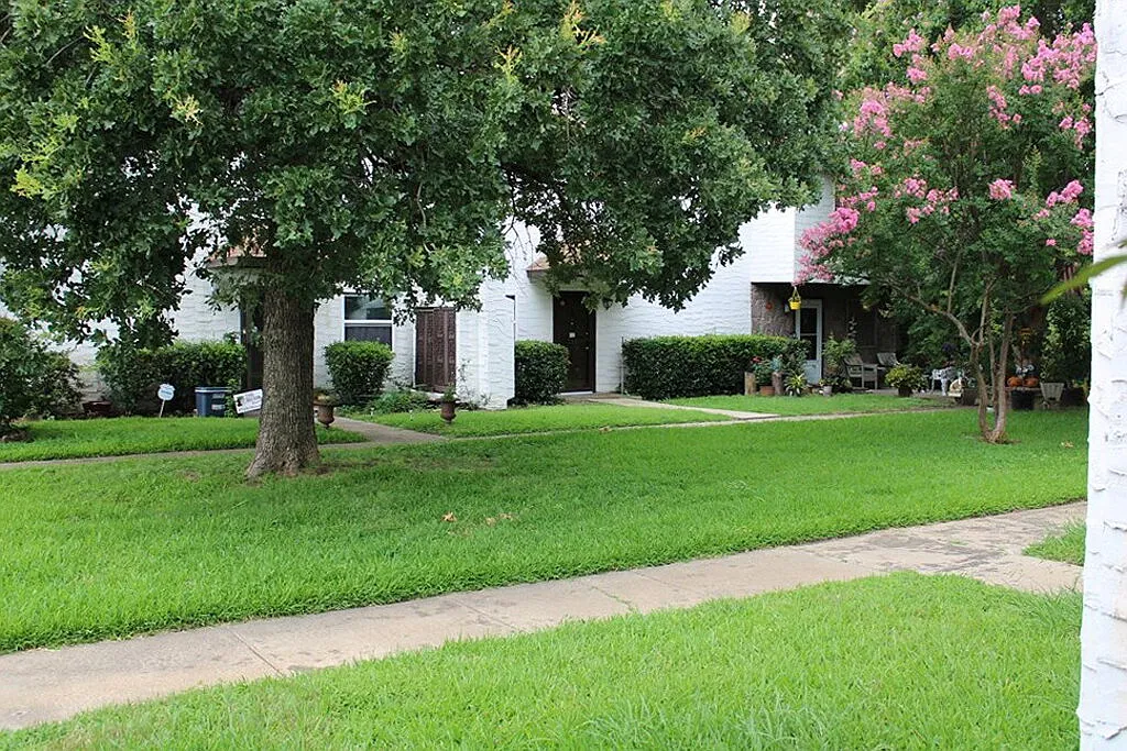 2 bed, 2.5 bath, 1156 sqft, $1,595 — Photo 1