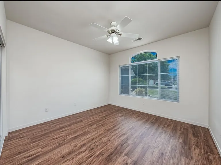 1004 W Orange St — Photo 7