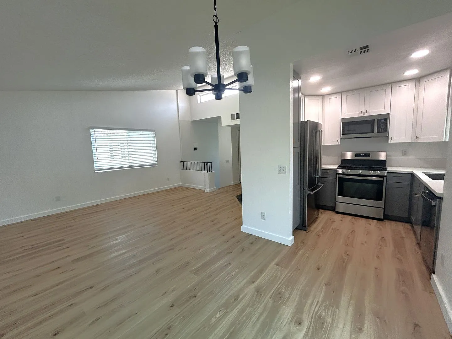 8325 Spring Desert Place Unit F Rancho Cucamonga 91730 (2 Bed / 2 Bath) — Photo 4