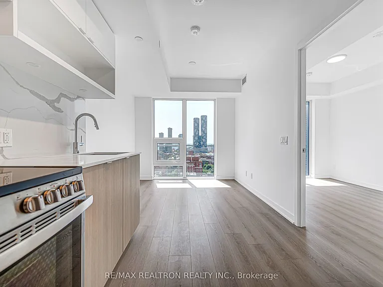 100 Queens Cay E #2508 — Photo 13