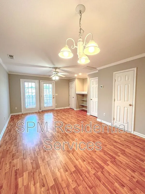 Smith Creek Village Townhomes — Photo 2