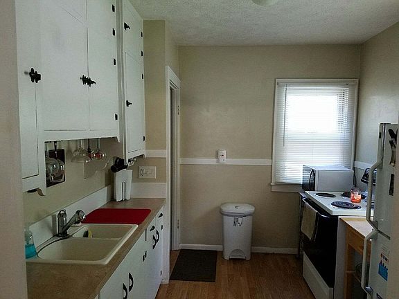 4th image of 1315 Kiplinger Ave