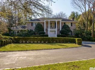 125 Wheatley Rd, Old Westbury, NY 11568