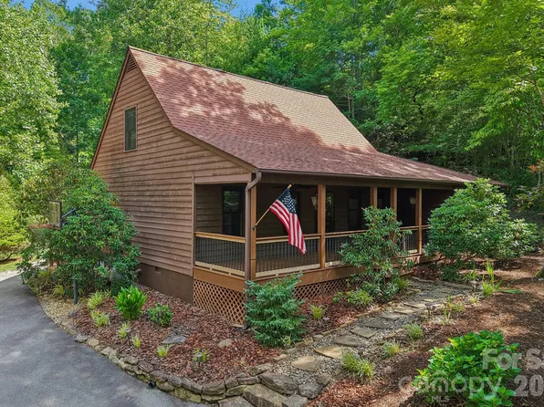 1952 Davis Mountain Rd, Hendersonville, NC 28739