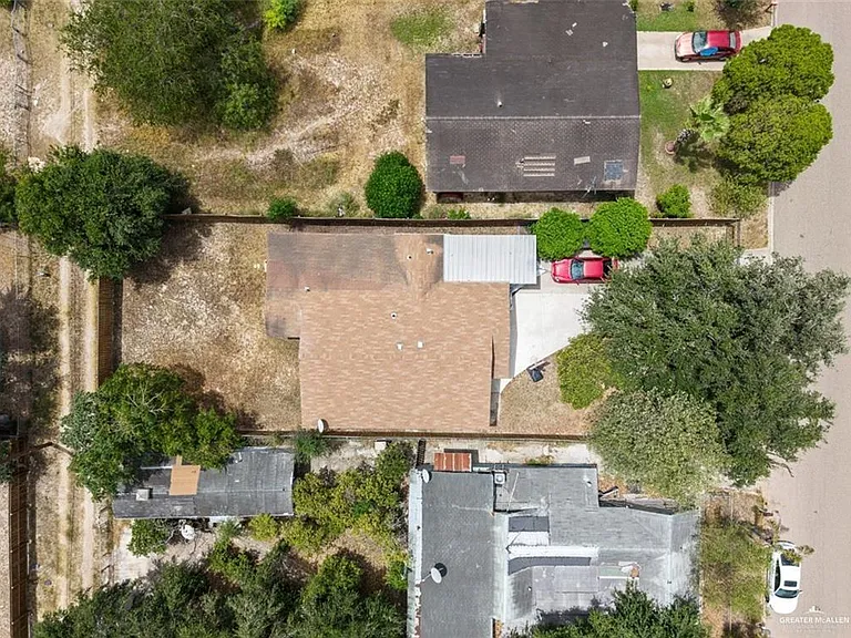 1014 E Peter St — Photo 16