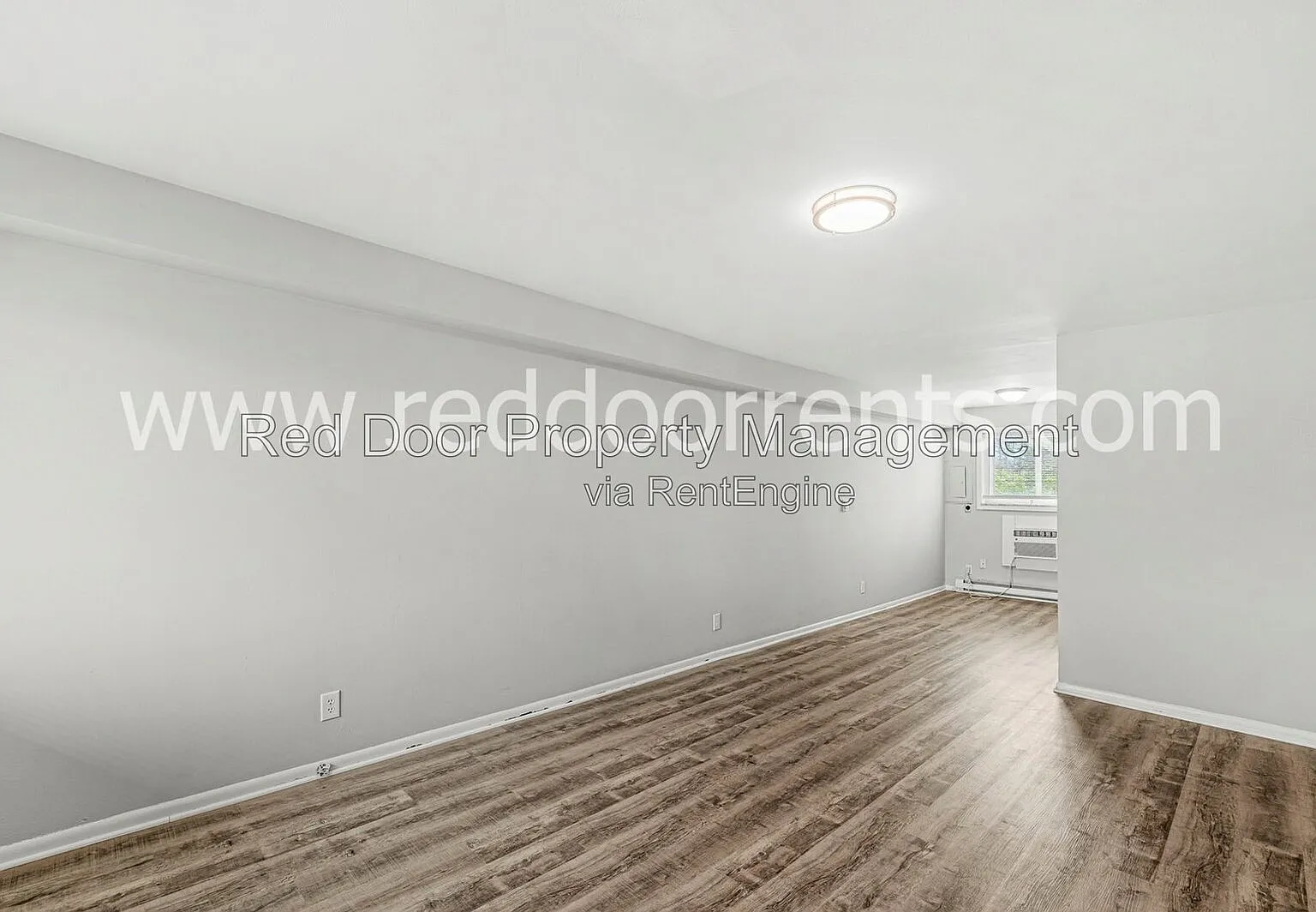 10291 Medallion Dr — Photo 2