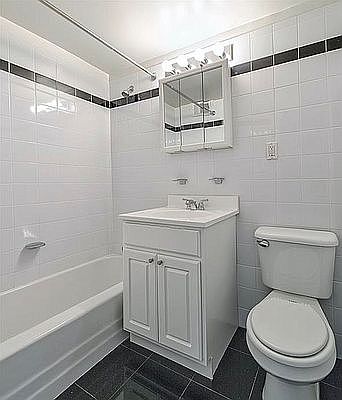 5th image of 305 E 86th St APT 9PW