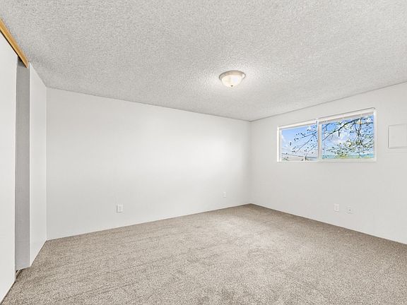 5th image of 2000 Gekeler Ln APT 29