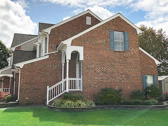 3rd image of 411 S Lake Cir