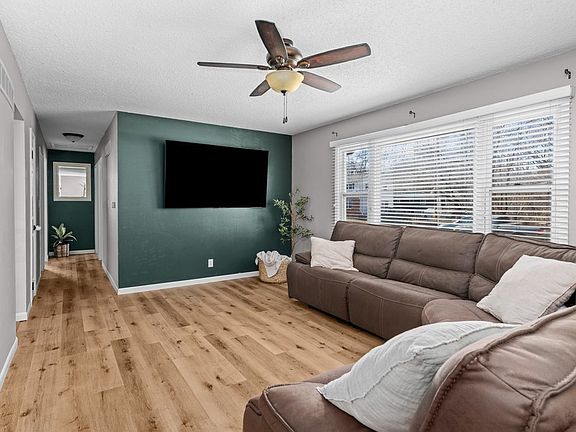 3rd image of 4825 Ripley St