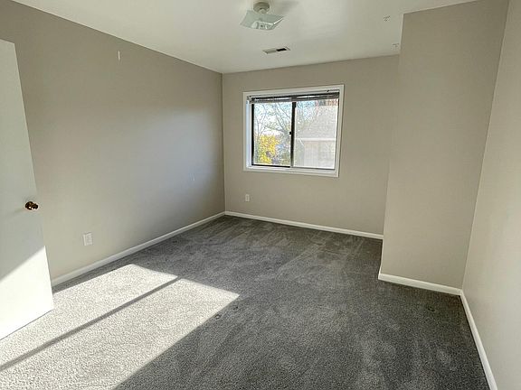 4th image of 129 Green St APT 12