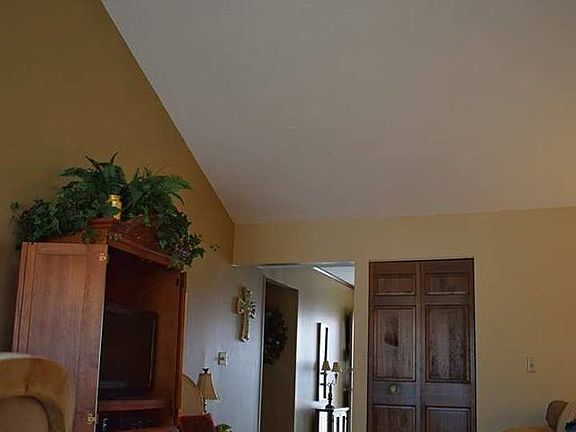4th image of 4903 Woodmark Ct